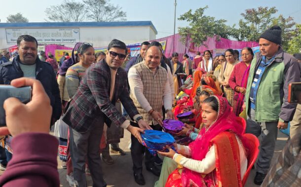 Breking News: एक छत के नीचे जनता को मिलीं सभी सेवाएं, प्रशासन से हुआ सीधा संवाद