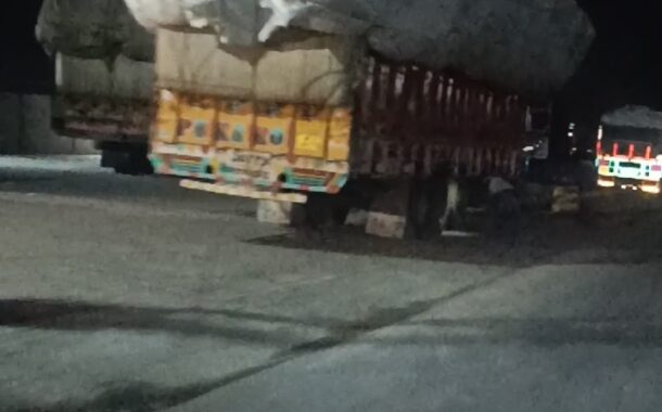 BIG NEWS : किच्छा में ओवरलोड व ओवर हाईट भूसी, बकास व लकड़ी के ट्रकों का खुला आतंक, ARTO की चुप्पी से बढ़ते सड़क हादसे